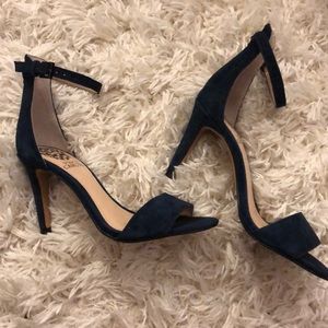 Vince Camuto Court heels in navy